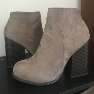 VICI - Speed Limit 98 - Tabitha Faux Suede Bootie